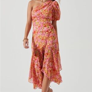 ASTR the Label Santorini Dress Pink Multi XS Pink Floral One-Shoulder Midi Dress